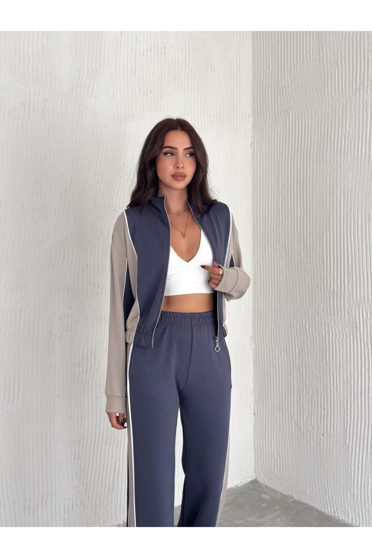 KADIN TREND EŞOFMAN TAKIMI DİK YAKA FERMUARLI BOL PAÇA YANLARI ŞERİTLİ AYSHO MODEL - FÜME-BEJ